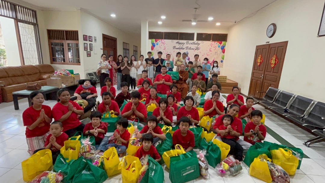 League Sportswear Donasikan Sepatu untuk Anak-Anak Panti Asuhan LPA Guna Nanda Jakarta Timur